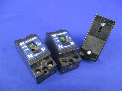 太陽光発電用開閉器10A300V(3個入) TK10
