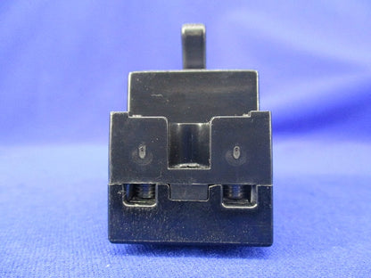 太陽光発電用開閉器10A300V(3個入) TK10