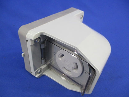 接地2P30A引掛防雨コンセント 傷・汚れ有 WK6330