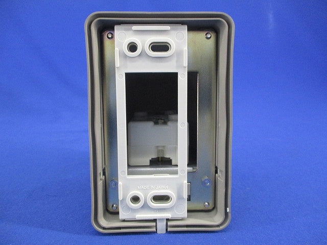 接地2P30A引掛防雨コンセント 傷・汚れ有 WK6330