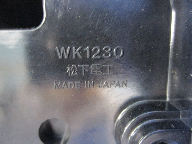 角型コンセント2P30A WK1230