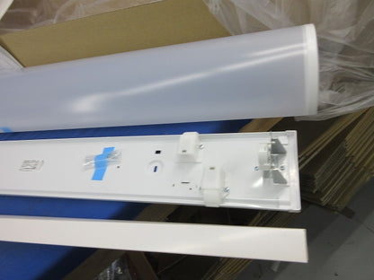 LEDキッチンライト(FL40W相当・非調光・昼白色) AH53800