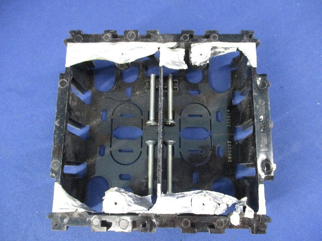 住宅用スイッチボックス標準型2コ用(20個入)(キズ・汚れ有) DM80202