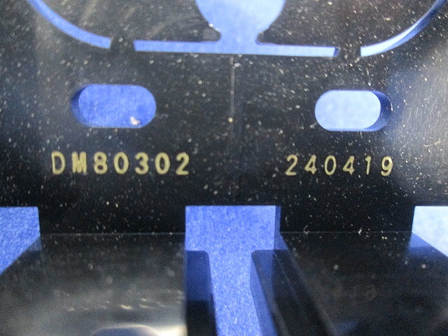 住宅用スイッチボックス 3コ用 セパレータ付・木ねじなし(5個入)(キズ・汚れ有) DM80302