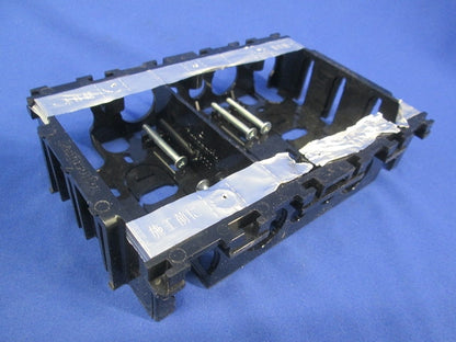 住宅用スイッチボックス 3コ用 セパレータ付・木ねじなし(5個入)(キズ・汚れ有) DM80302