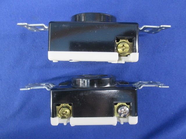 引掛埋込コンセント(5個入)(キズ・汚れ有) WF2320K