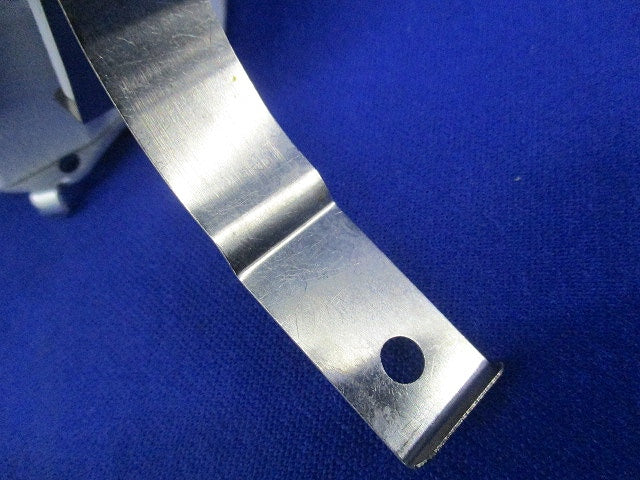 LEDコンフォートダウンライトφ75 AD1248W27-A