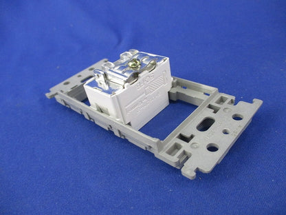 埋込BSホーム用テレビコンセント(ホワイト)National WTF4761