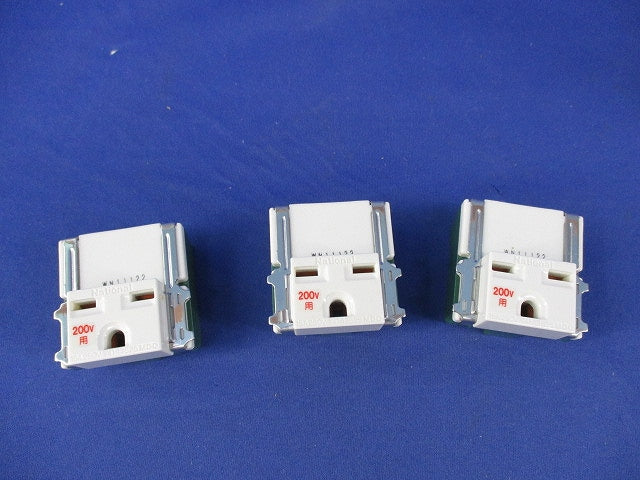 15A埋込接地コンセント(3個入) WN11122