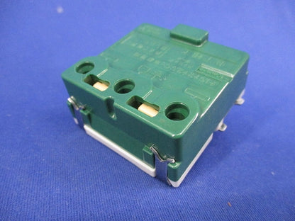 15A埋込接地コンセント(3個入) WN11122