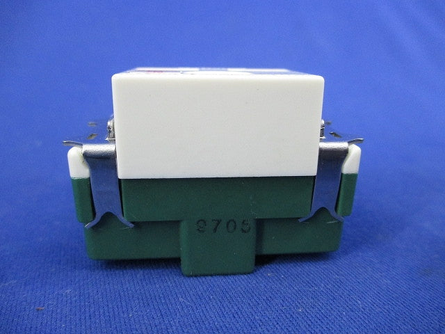 15A埋込接地コンセント(3個入) WN11122