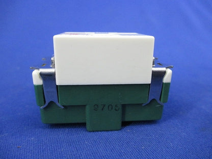 15A埋込接地コンセント(3個入) WN11122