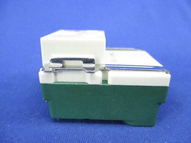 15A埋込接地コンセント(3個入) WN11122