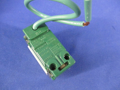 埋込アース付コンセント(7個入) WN1101W-1