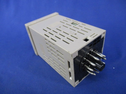 サーマックS 電子温度調節器 E5CS-R2TU-W
