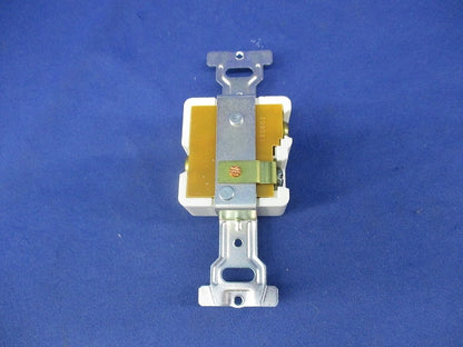 接地15A埋込コンセント(4個入)(ミルキーホワイト) WF3012WK