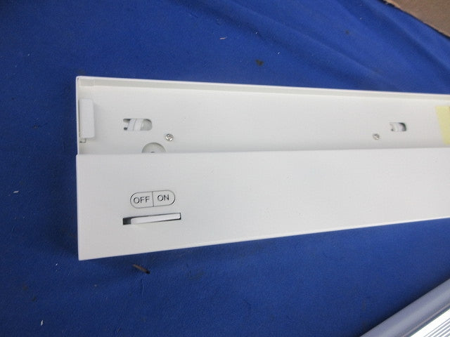 LEDキッチンライト(昼白色)ネジ不足 DCL-38249W