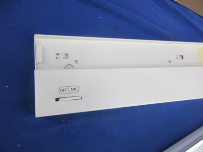 LEDキッチンライト(昼白色)ネジ不足 DCL-38249W