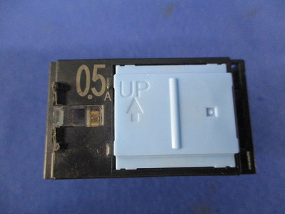 埋込パイロットスイッチB(3個入) WT52412