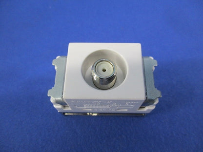 埋込ホーム用高シールドテレビコンセント WCS4712W