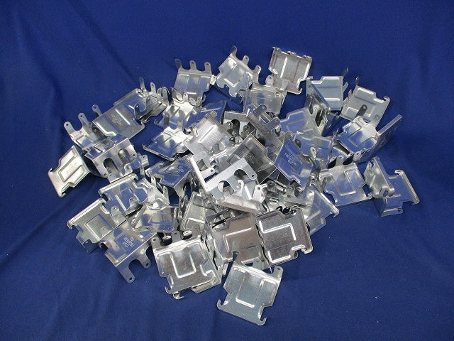 二重天井用金具(60個入) AKC2