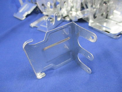 二重天井用金具(60個入) AKC2