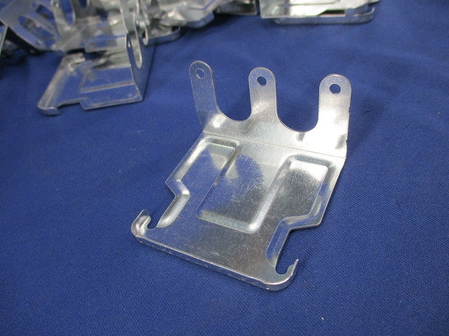 二重天井用金具(60個入) AKC2