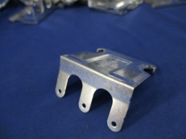 二重天井用金具(60個入) AKC2