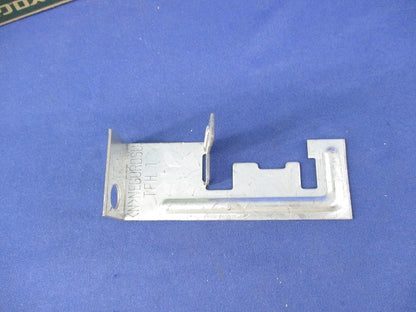二重天井用金具 野ぶち受け材吊り金具(18個入) TFH1