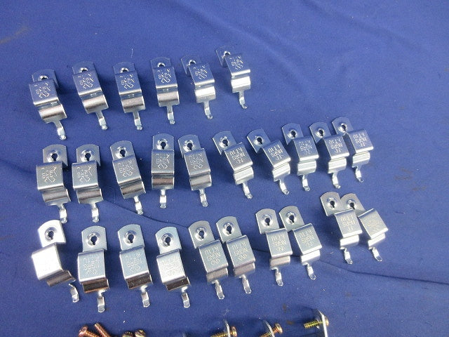角パイプ用ボックス支持金具(31個入) KT1U