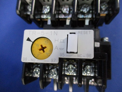 標準形電磁開閉器 ケースカバー無 200V-2.2KW-AC200V-1A1B SW-5-1