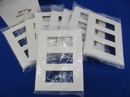 コンセントプレート3連用(8枚入)(ピュアホワイト) QWD-333