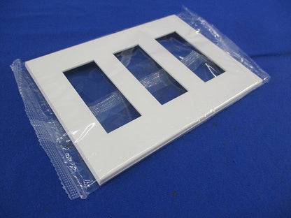 コンセントプレート3連用(9枚入)(ピュアホワイト) QWD-333