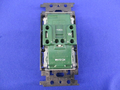 埋込絶縁接地ダブルコンセント(4個入) WN15124