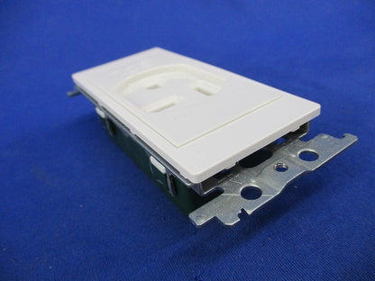 小型接地2P30A埋込コンセント(3個入)(ホワイト) WTN3730W