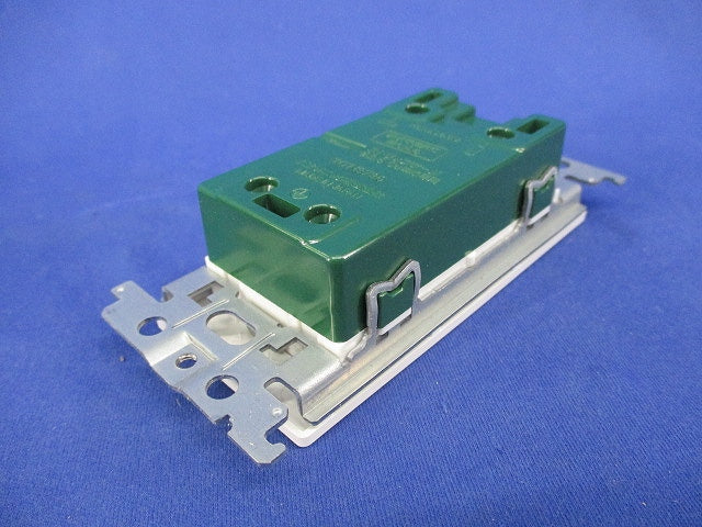 小型接地2P30A埋込コンセント(3個入)(ホワイト) WTN3730W