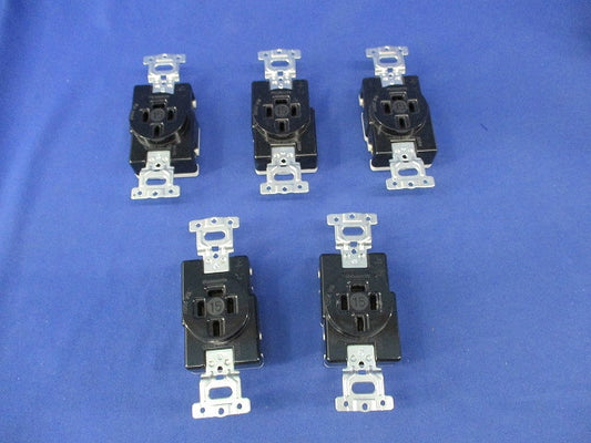 引掛埋込コンセント(5個入) WF1415K