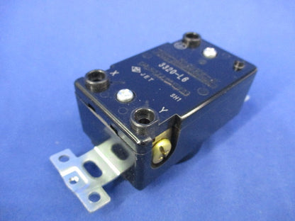 引掛形埋込コンセント 30A 3320-L6