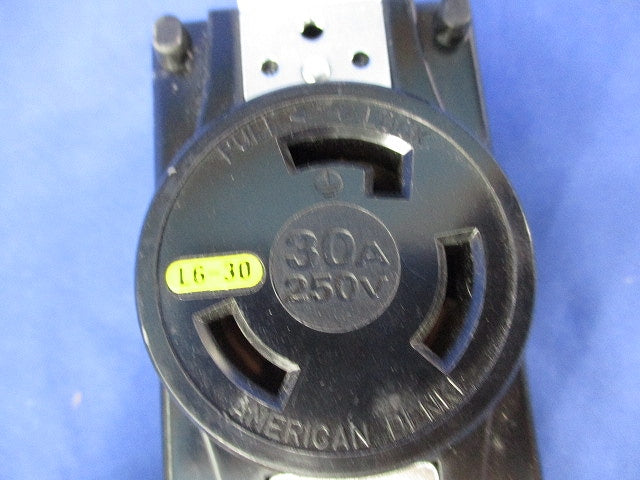 引掛形埋込コンセント 30A 3320-L6