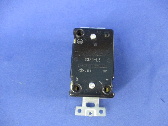 引掛形埋込コンセント 30A 3320-L6