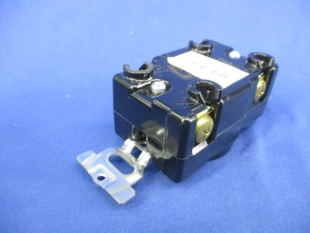 接地3P30A引掛埋込コンセント(2個入) WF2430B