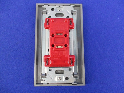 埋込ダブルコンセント(ソリッドグレー)(汚れ有) JEC-BN-55SG