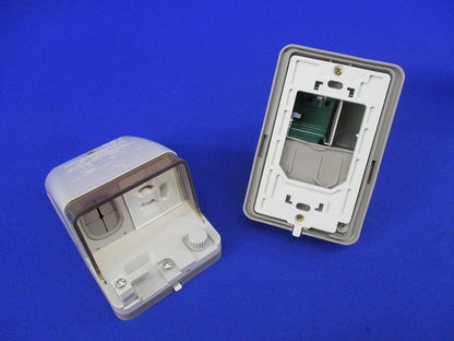 フル接地防水コンセント(2個入) WK4104K