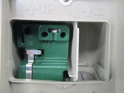 フル接地防水コンセント(2個入) WK4104K