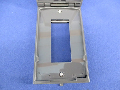 防雨薄型コンセントガードプレート3コ用 WTF7983