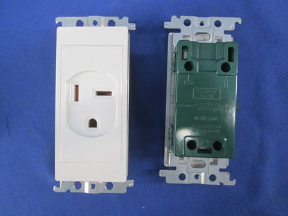 小型接地2P30A埋込コンセント(4個入)(ホワイト) WTN3730