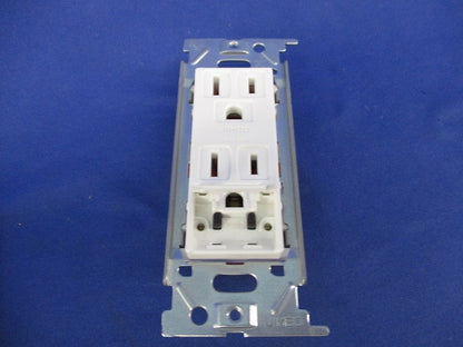 埋込アースターミナル付接地ダブルコンセント(4個入)ピュアホワイト JEC-BN-55GE