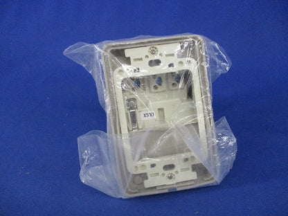 アースターミナル付防雨形抜止接地ダブルコンセント JW-B-9G9GE