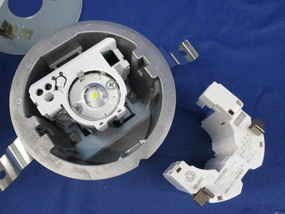 中天井用埋込LED非常灯(電池内蔵専用形) LEDEM30221M 7HR-AH-BE