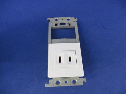 埋込スイッチスペース･コンセント(ホワイト) WTF10015W